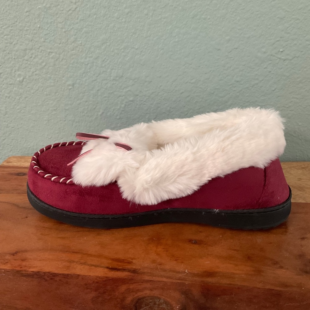 Red Slippers - Picture 7 of 8
